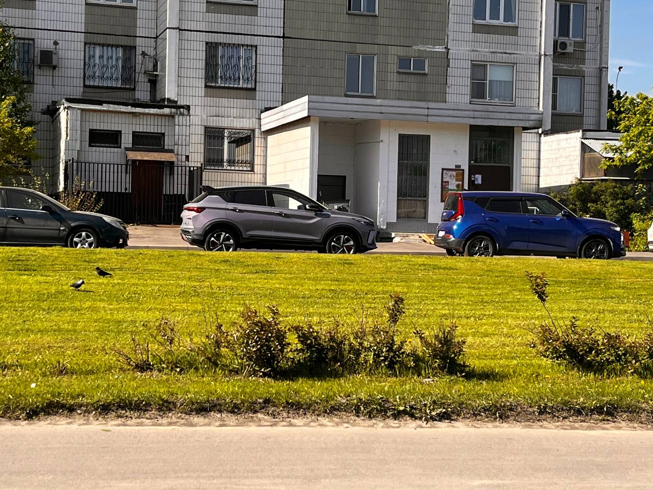 “New Generation Geely Coolray Spotted in Moscow Despite Absence from Official Russian Market”