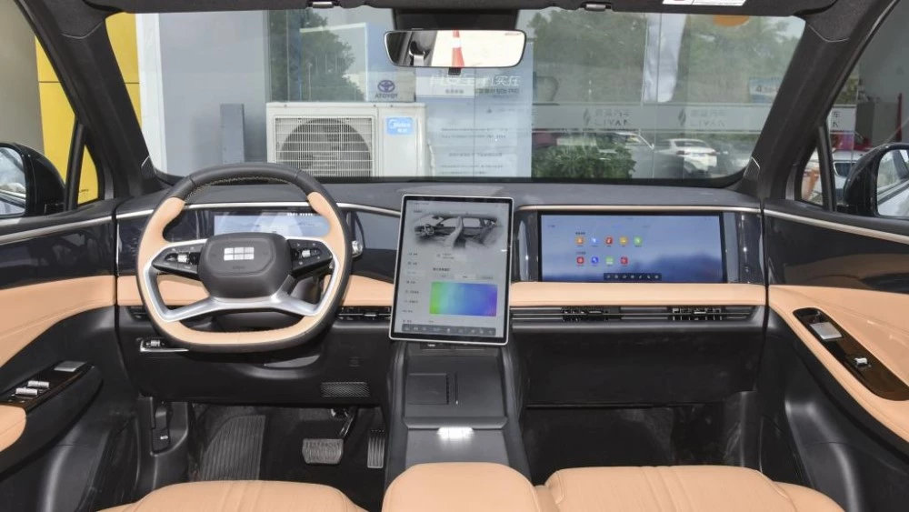 Geely Galaxy L7 салон интерьер