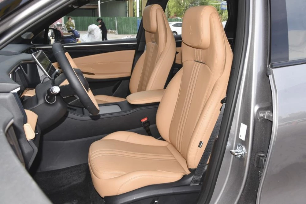 Geely Galaxy L7 салон интерьер