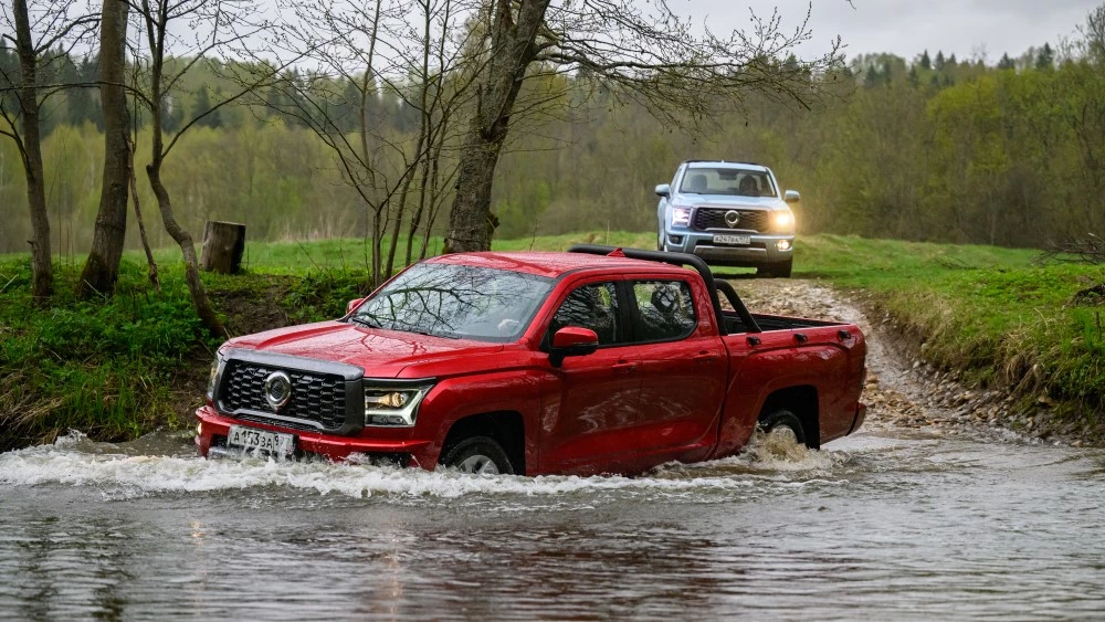 пикап Great Wall Poer KingKong спереди сбоку брод полный привод бездорожье