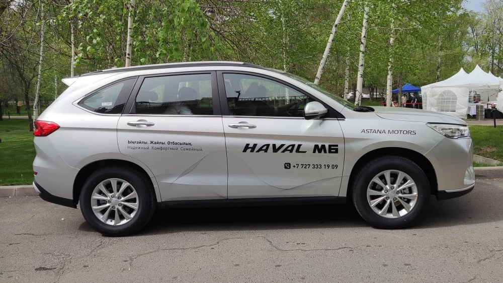 Haval M6 в Казахстане сбоку