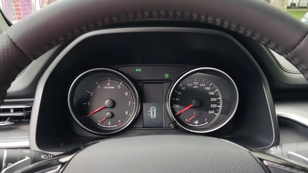 Haval M6 в Казахстане приборная панель
