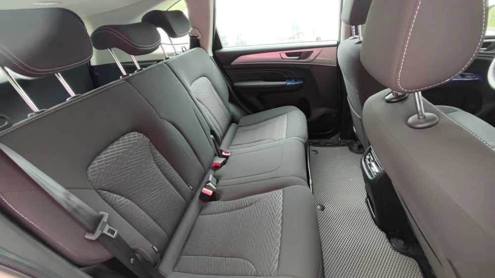 Haval M6 в Казахстане салон второй ряд
