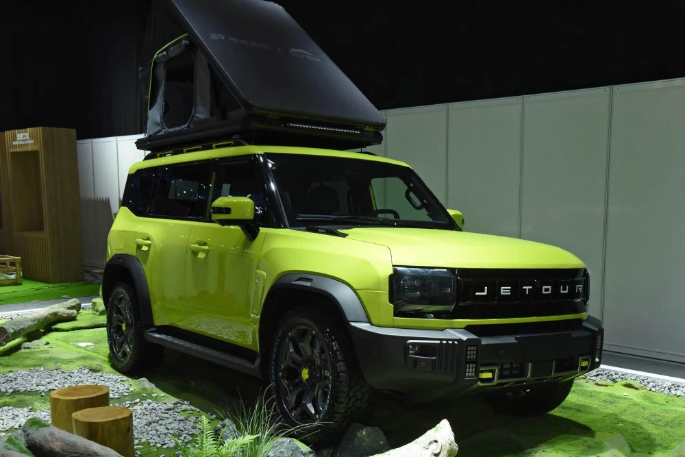 Jetour Traveller T-1 сбоку спереди