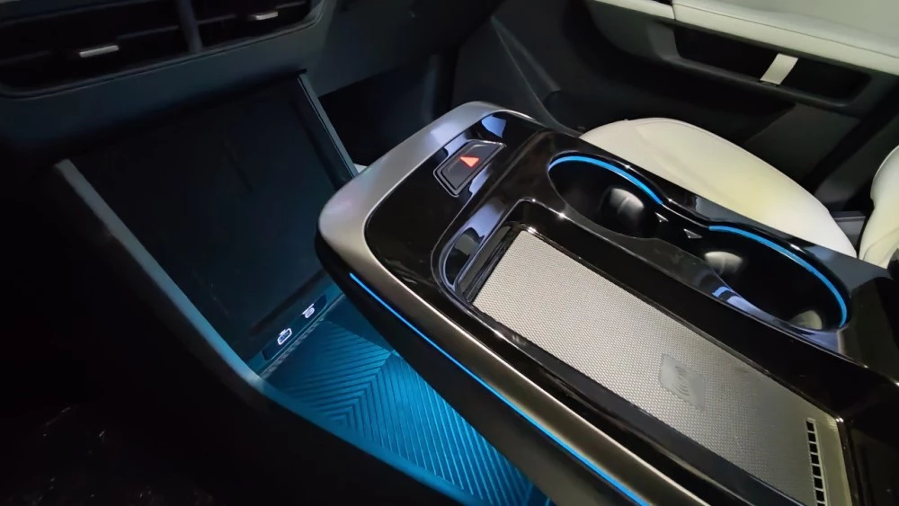 Jetour Dashing салон интерьер место для смартфона