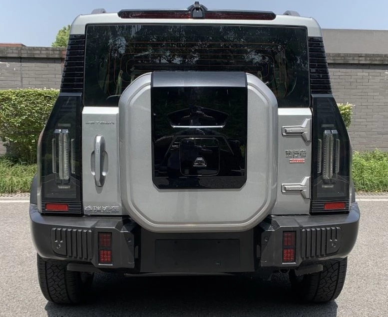 Jetour T-1 с двигателем 2.0 сзади