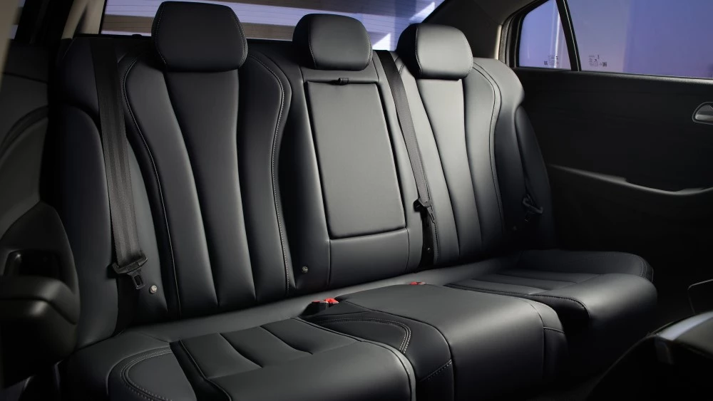 Omoda S5 салон интерьер второй ряд
