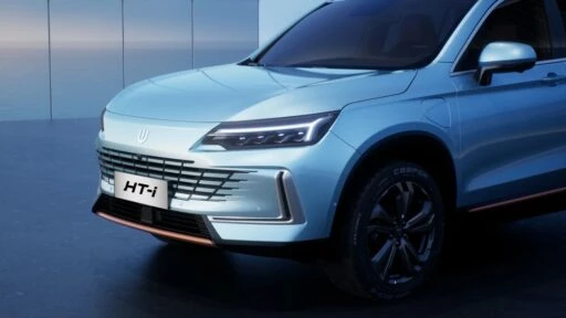 Skywell HT-i спереди сбоку комплектация Luxury