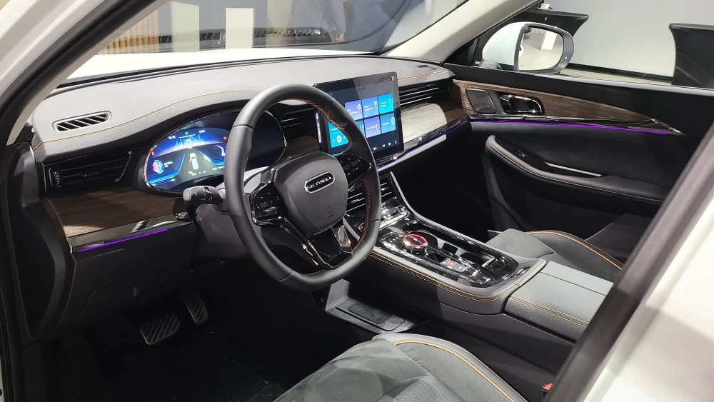 гибридный кроссовер Skywell HT-i салон интерьер