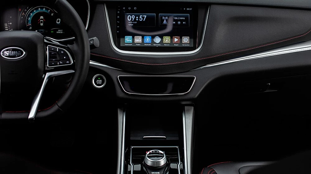 Салон кроссовера SWM G01F интерьер