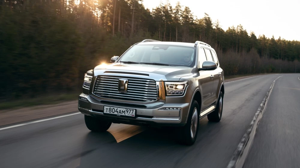 Tank 500 спереди сбоку в динамике