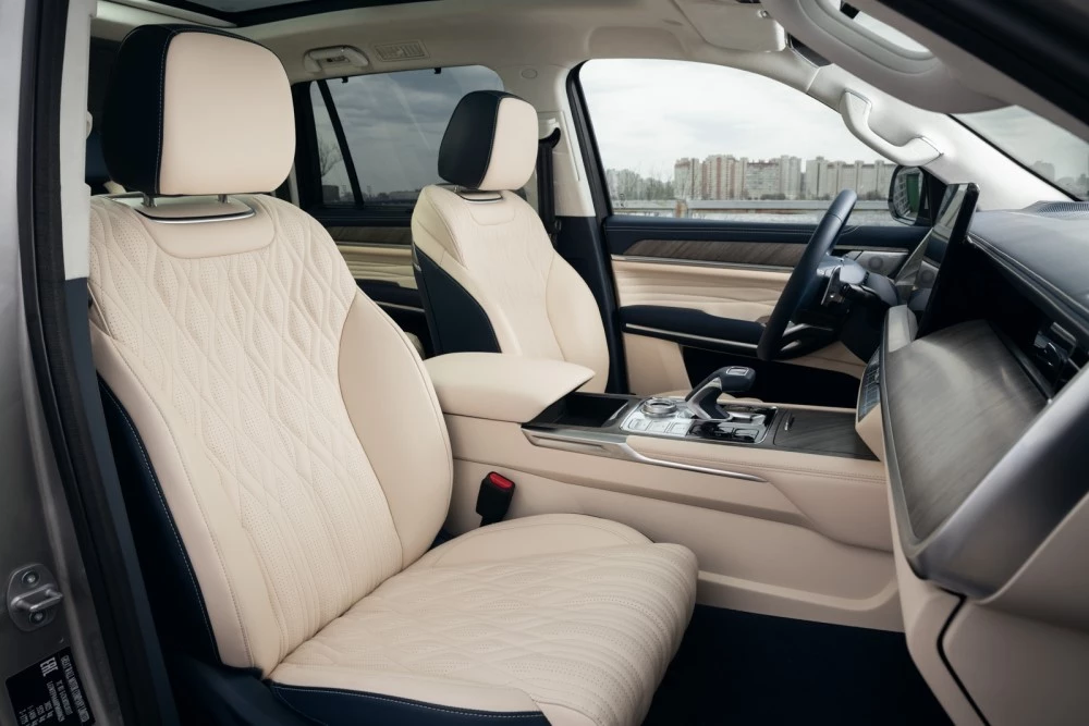 Tank 500 салон интерьер первый ряд сиденья