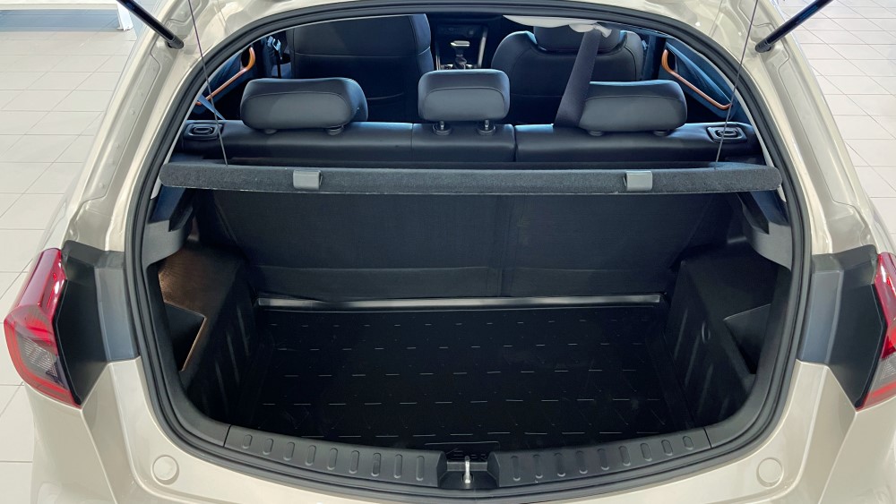 Livan X3 Pro салон интерьер багажник