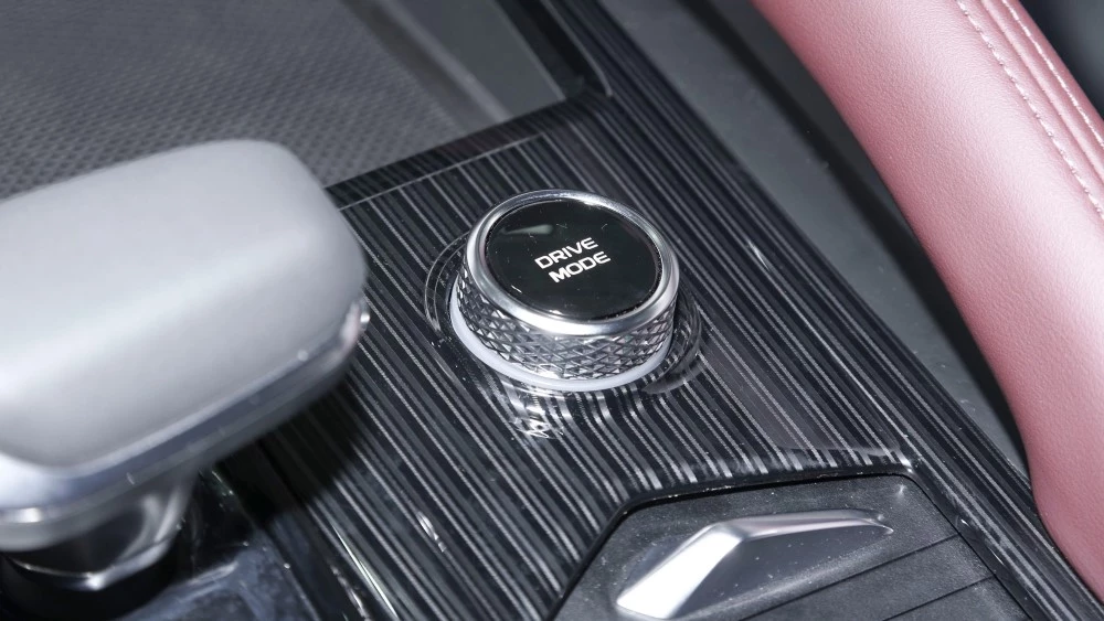 Geely Monjaro выбор режимов тоннель