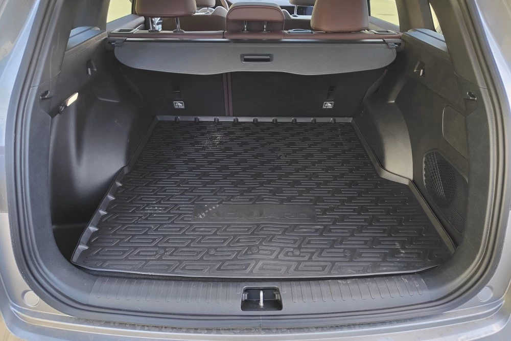 Geely Monjaro салон интерьер багажник
