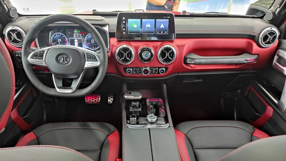 BAIC BJ40 салон интерьер