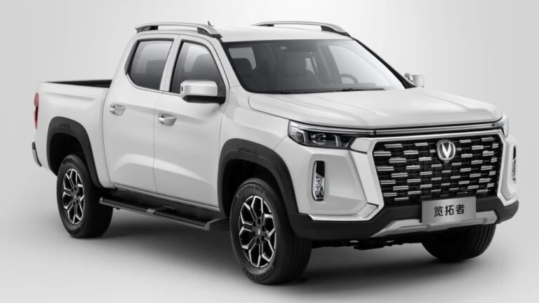 Пикап Changan Hunter сбоку спереди
