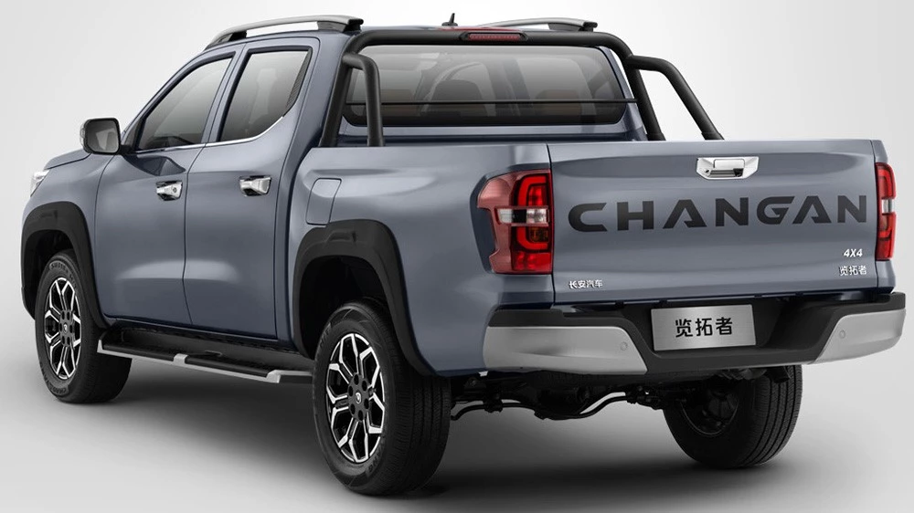 Changan Hunter Plus в России сзади сбоку