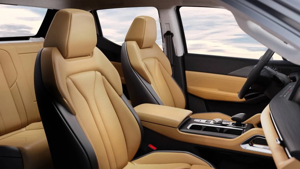 Changan Hunter Plus в России салон первый ряд