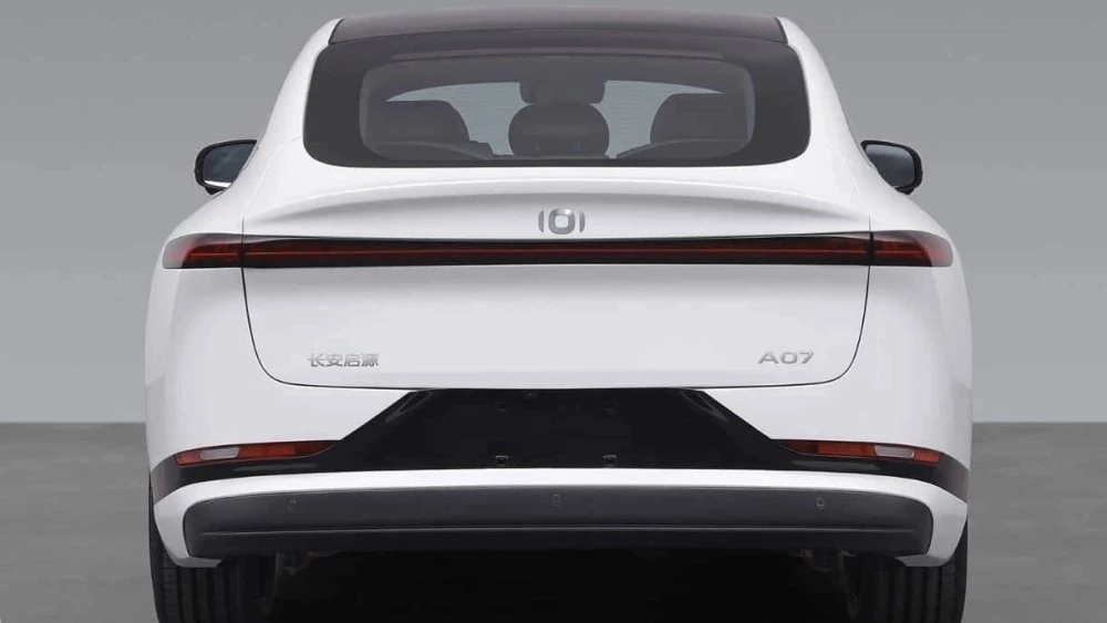 Changan Qiyuan A07 сзади