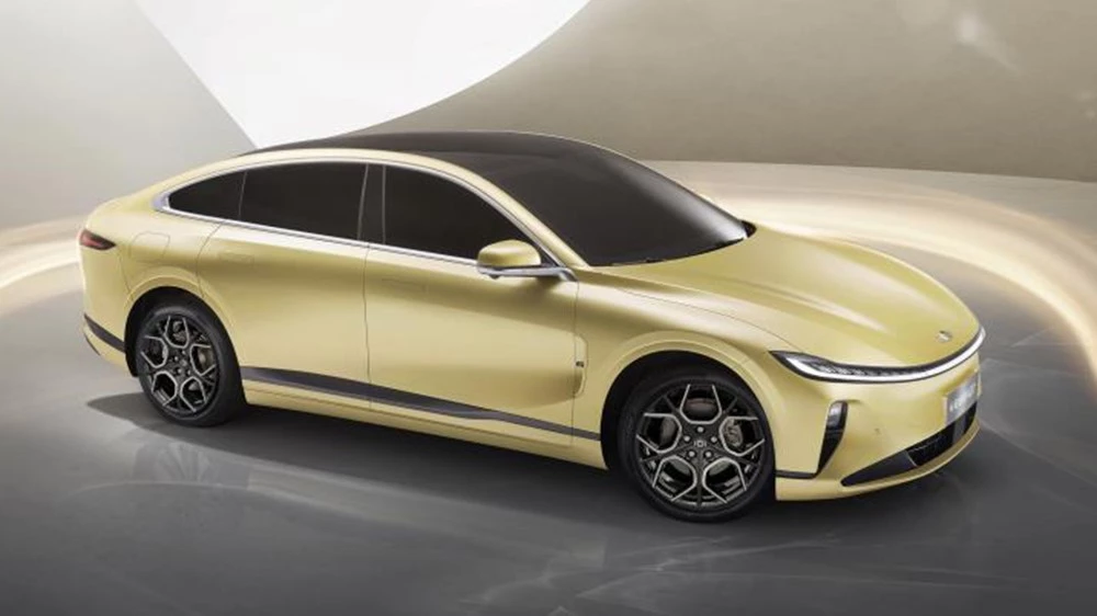 Changan анонсировал еще один лифтбек. Он выйдет под маркой Qiyuan Changan Qiyuan A07 спереди сбоку