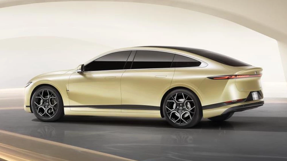 Changan Qiyuan A07 сбоку