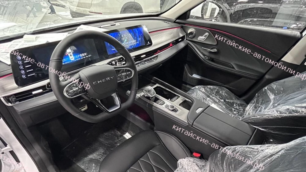 первые Chery Arrizo 8 у дилера в России фото салон интерьер