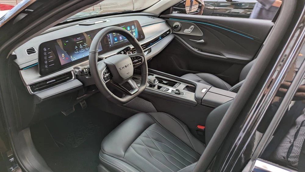 chery Arrizo 8 салон интерьер первый ряд