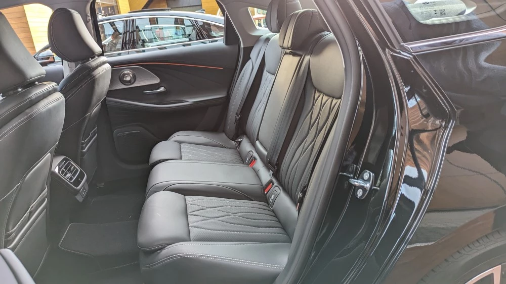 chery Arrizo 8 салон интерьер второй ряд