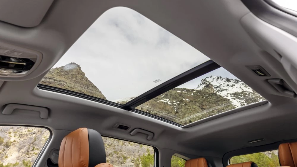 Тест гибридного Chery Tiggo 8 Pro e+ салон интерьер панорамная крыша