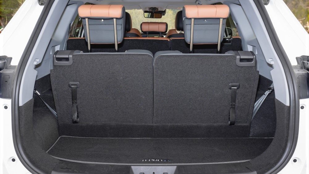 Тест гибридного Chery Tiggo 8 Pro e+ салон интерьер 7 мест багажник