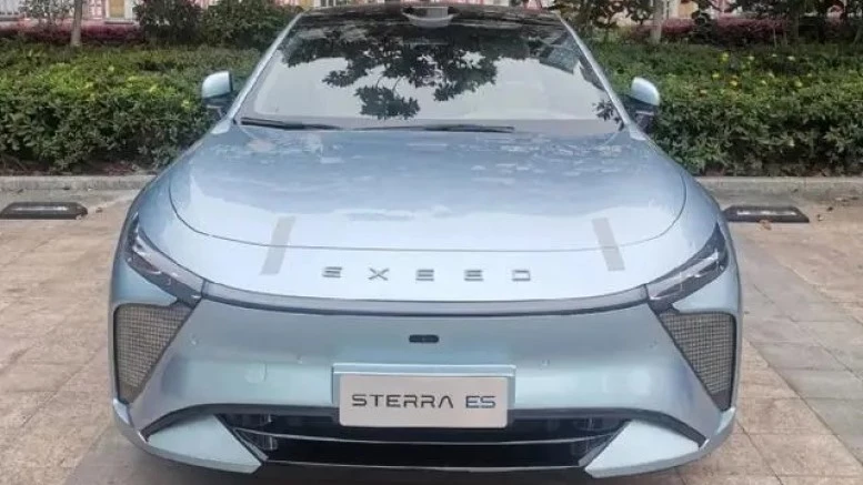 седан Exeed Sterra ES спереди