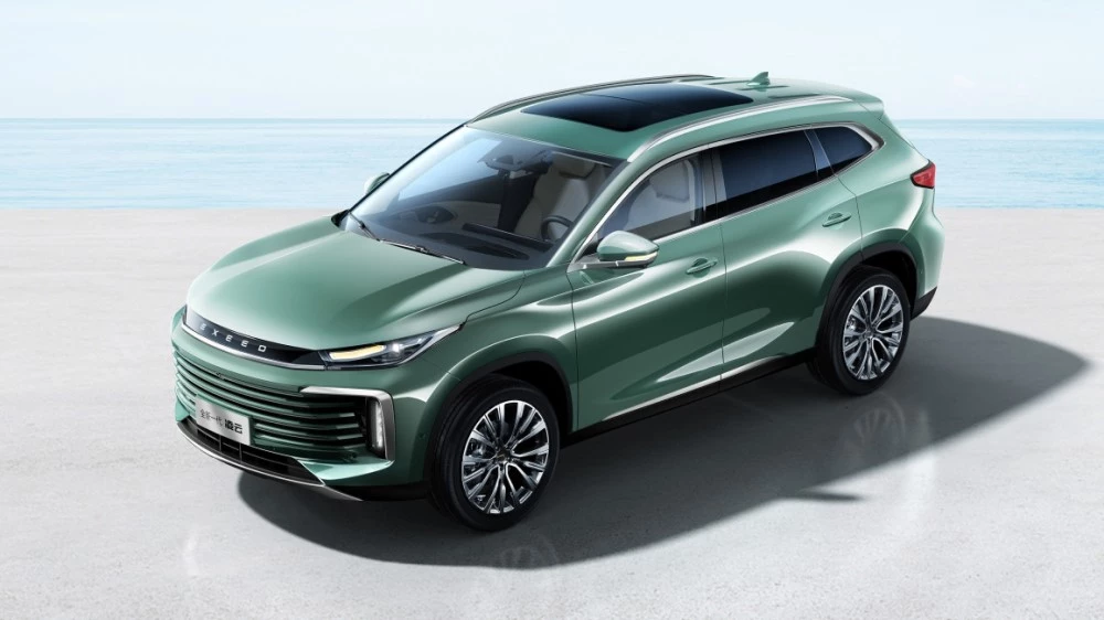 Вся суть внутри. Новый Exeed TXL показали на официальных изображениях обновленный Exeed TXL фото сверху сбоку спереди