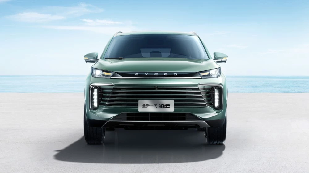 обновленный Exeed TXL фото спереди решетка радиатора