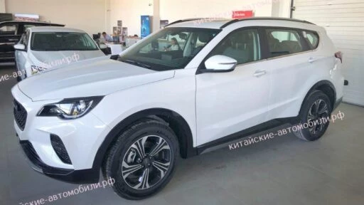 Soueast DX8S в дилерском центре Автоюг в ставрополе купить сбоку спереди