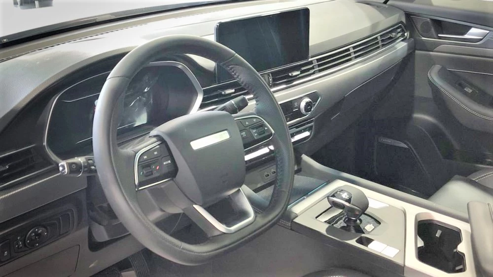 Салон интерьер кроссовера Soueast DX8S