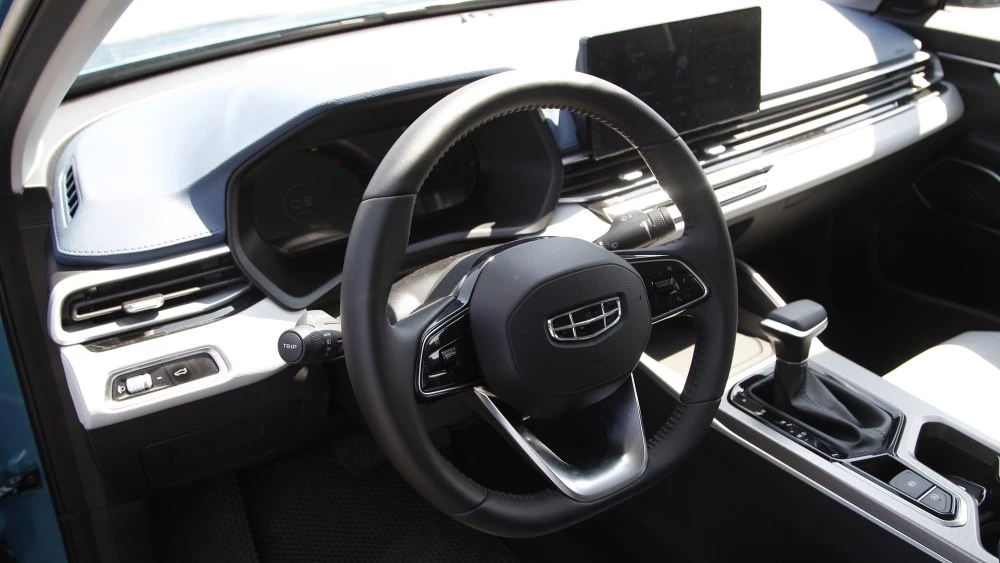 Geely Emgrand 7 салон интерьер