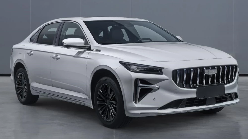 новый geely preface сбоку спереди