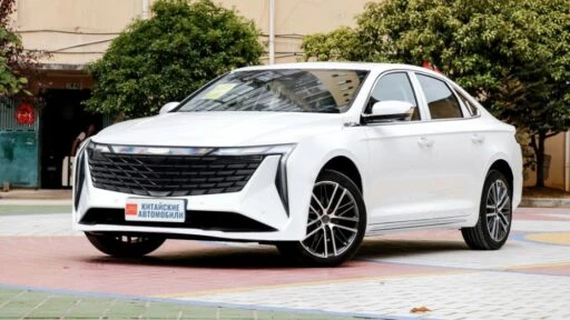 Обновленный седан Geely Preface рендер спереди сбоку