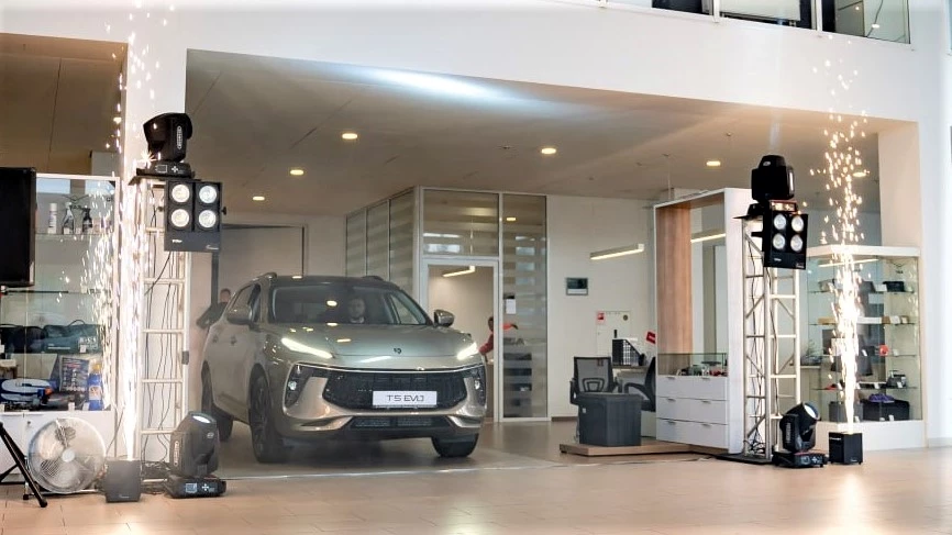 дилерские центры IXEN MOTORS Сургут Forthing T5 EVO