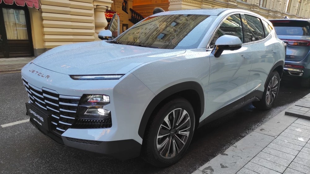 Jetour Dashing спереди сбоку