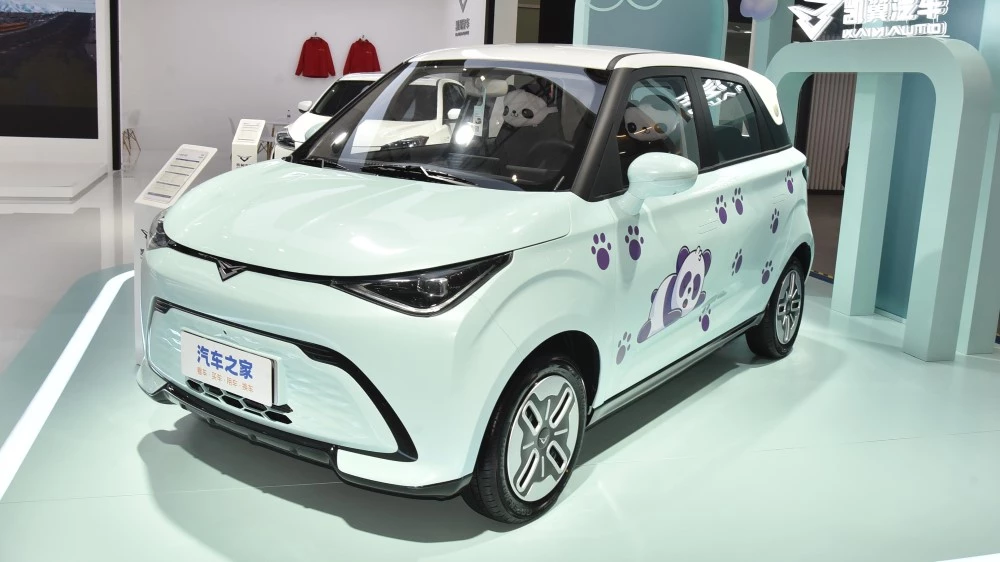 Электрический ситикар Kaiyi i-EA 02 сбоку спереди