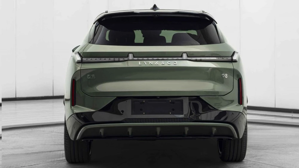 Lynk & Co 08 сзади