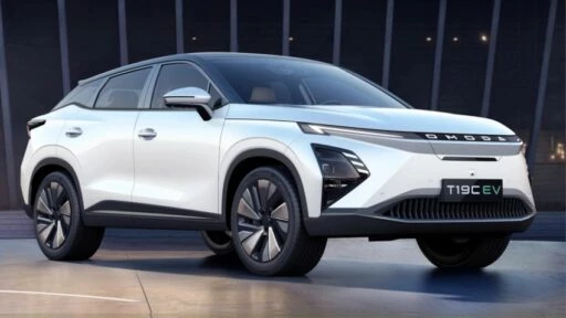 Электрический кроссовер Omoda E5 спереди сбоку