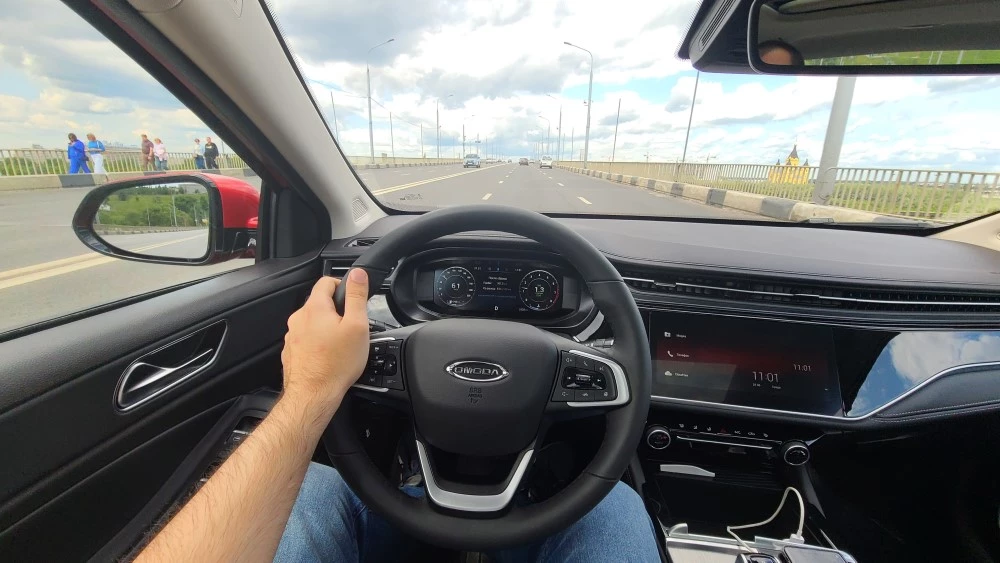 Седан Omoda S5 салон интерьер