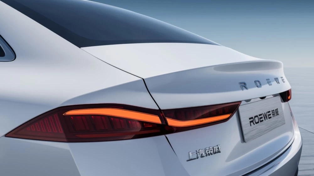 Электрический седан Roewe D7 дизайн фонари