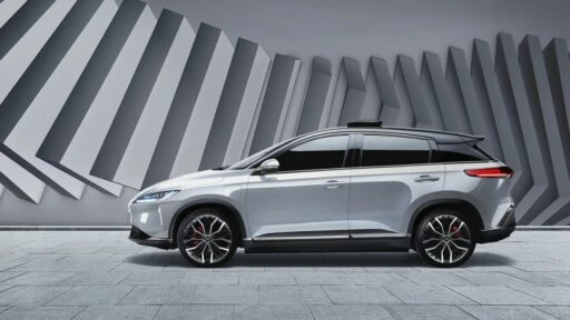 Xpeng G3 сбоку