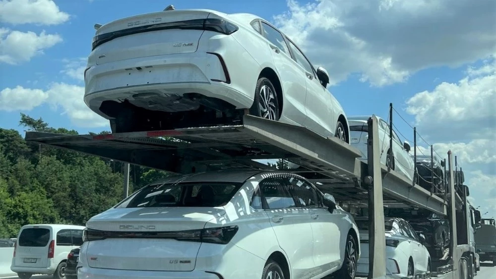 Седаны BAIC EU5 Plus старт продаж на автовозе