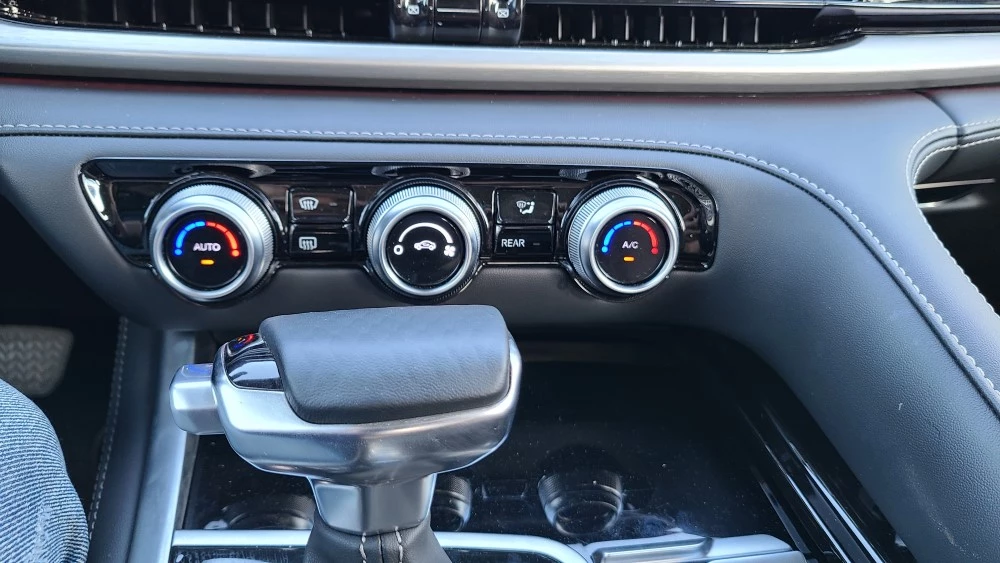 changan cs95 салон интерьер консоль селектор климат-контроль