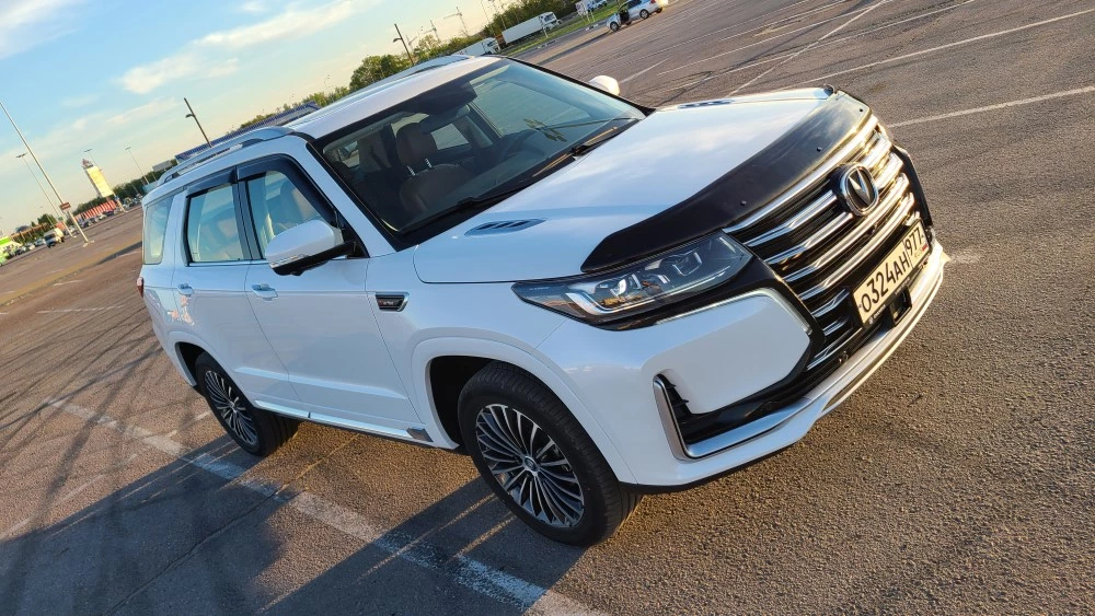 changan cs95 сбоку спереди